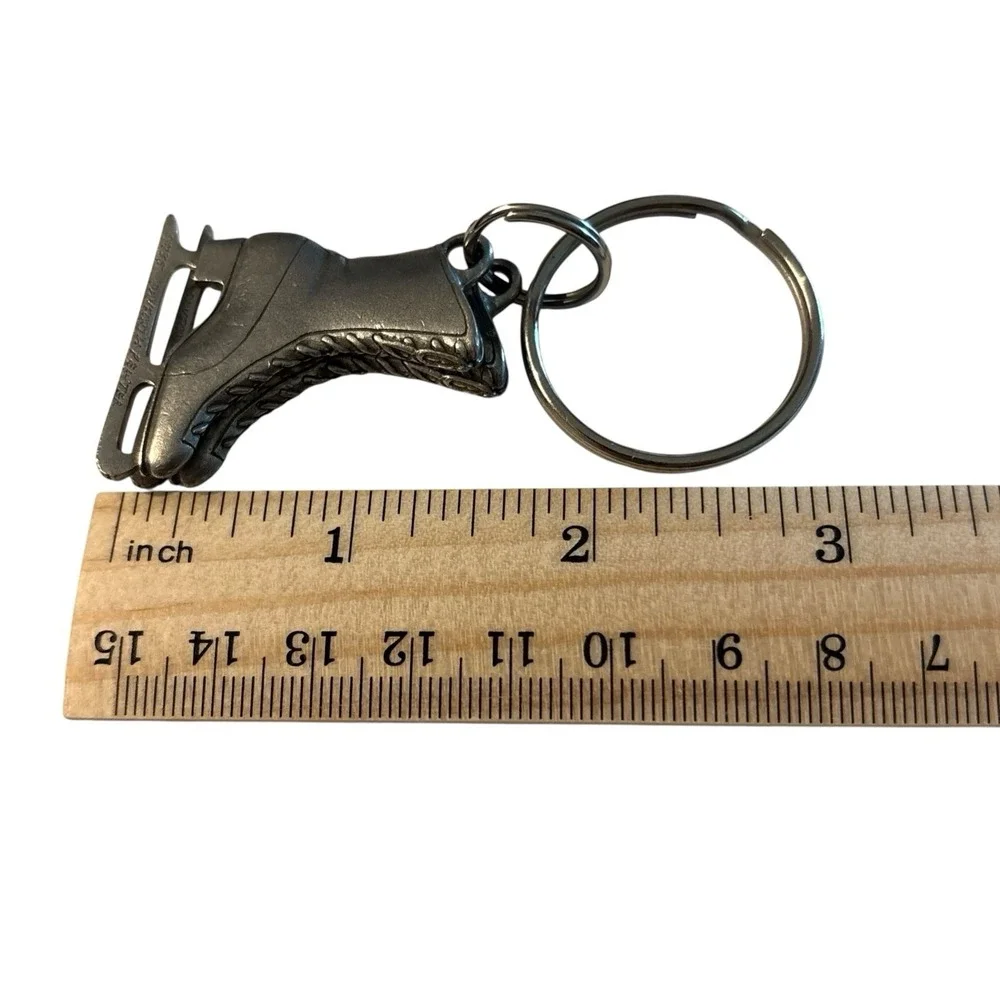1995 Danforth Pewter Ice Figure Skates Keychain Silver Tone Vintage Winter Sport